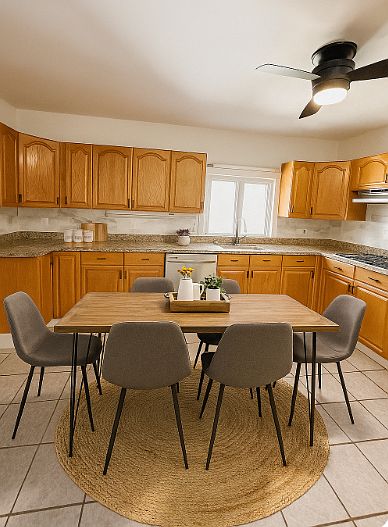 Staged photo example, kitchen