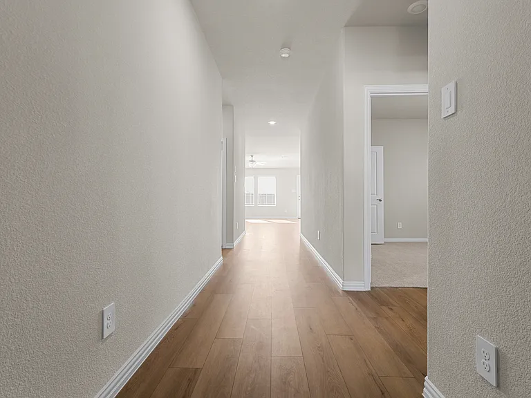 6649 Valley Lake Ln — Photo 5