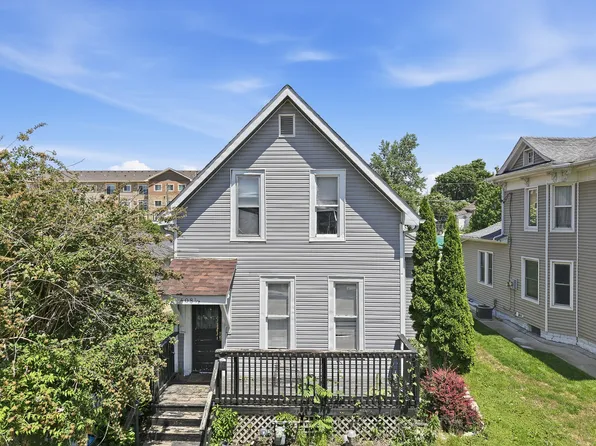 408 1/2 E Linn St, Marshalltown, IA 50158