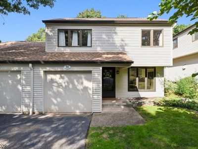 16 Minnisink Dr, Roseland, NJ, 07068