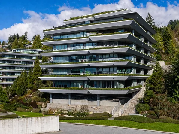 768 Arthur Erickson Pl #401, West Vancouver, BC V7T 0B6