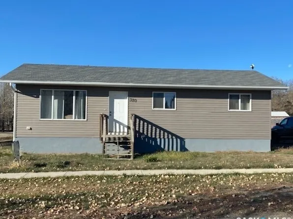 320 4th Avenue, Dodsland, SK S0L 0V0