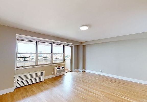 4th image of 310 Greenwich St APT 37b