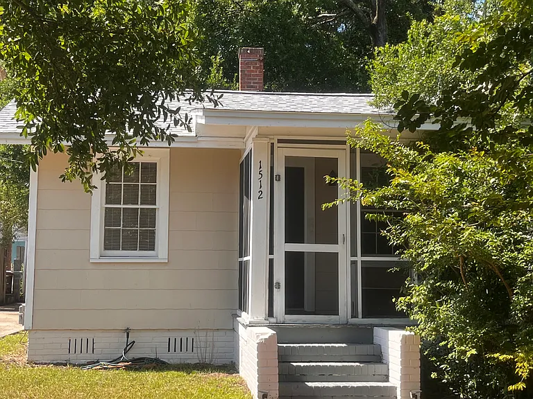 1512 E Belmont St — Photo 9