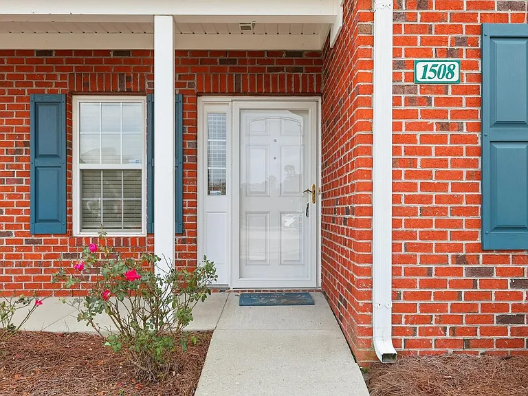 1508 Honeybee Ln — Photo 2