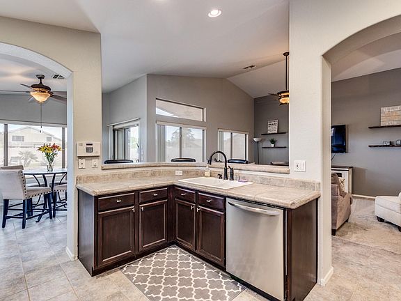 3rd image of 6005 S Halsted Ct