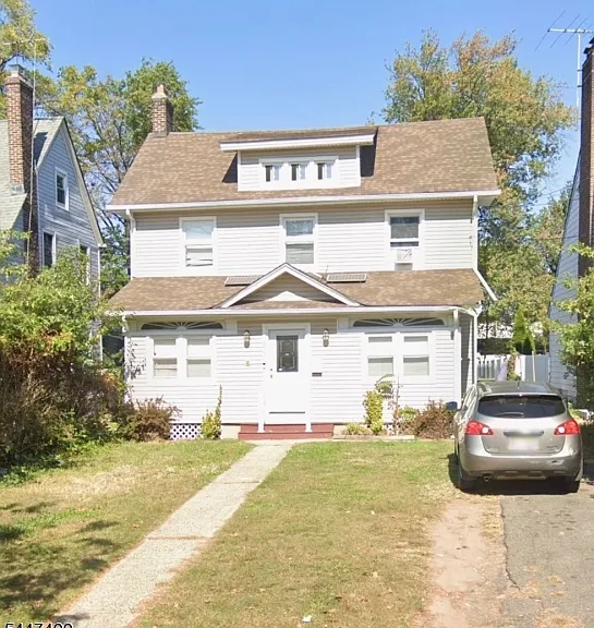 211 E 3rd Ave — Photo 1