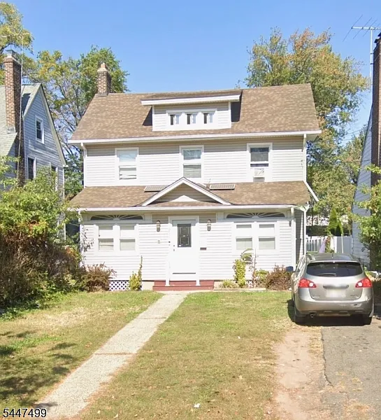 211 E 3rd Ave