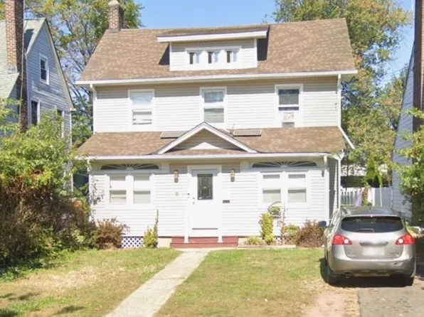 211 E 3rd Ave, Roselle, NJ 07203