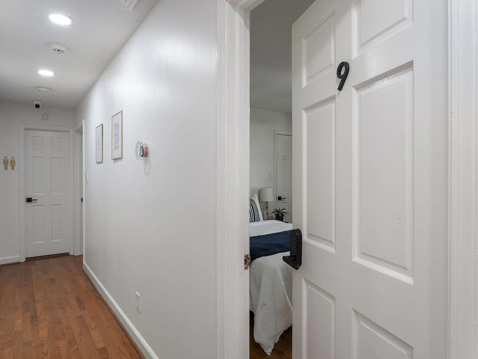 4 bed, 3.0 bath, 2077 sqft, $1,148 — Photo 2