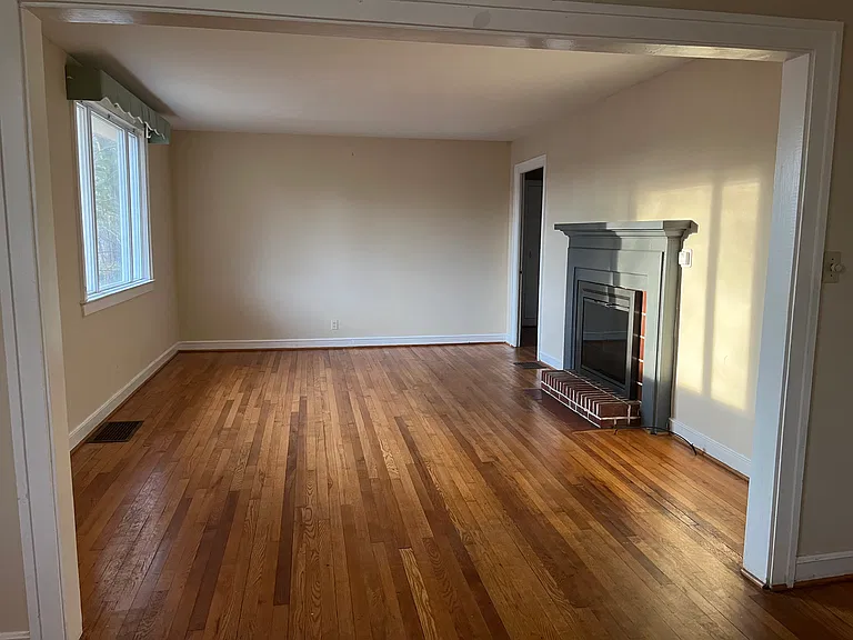 1000 Locust St — Photo 8