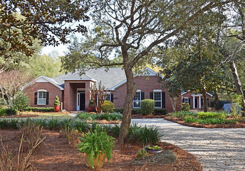 1st image of 2629 Edgewater Dr