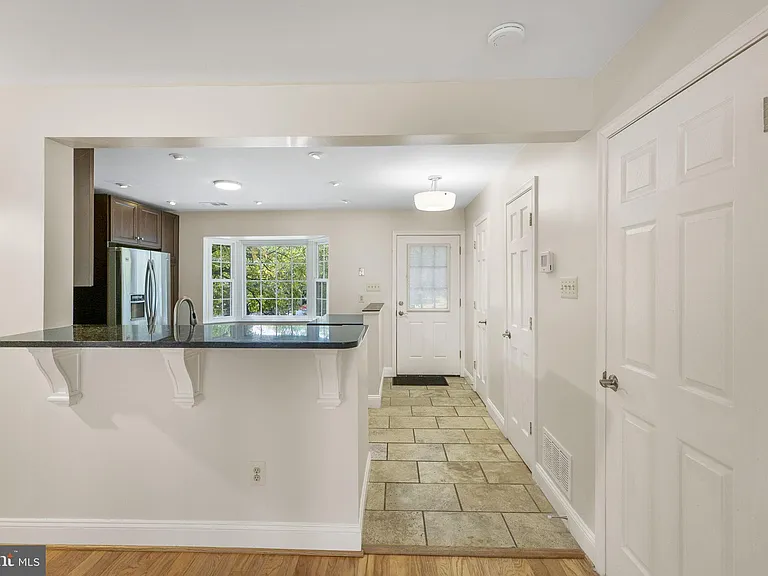 124 Barnsfield Ct #216 — Photo 10