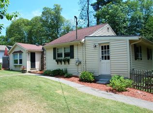 7 Spruce St, Halifax, MA 02338