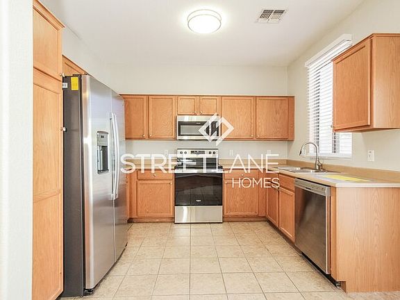 5th image of 810 E Nardini St