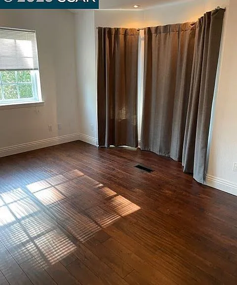 2860 Buena Vista Ave — Photo 24