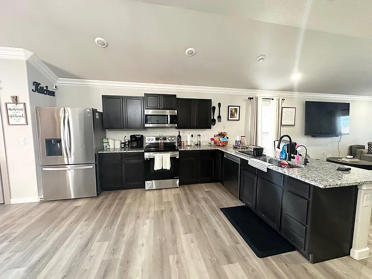 320 Panhandle Dr — Photo 4