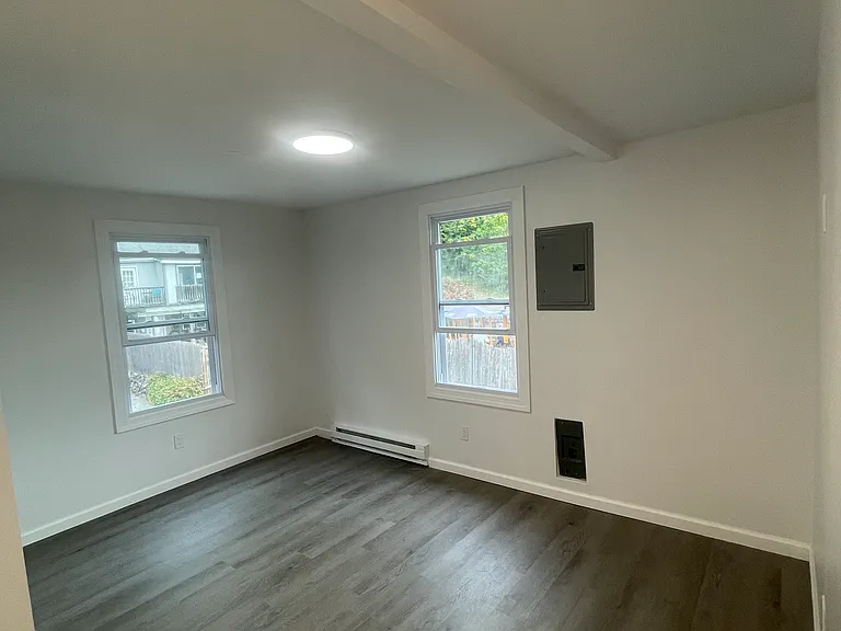 653 Jersey Ave #C — Photo 8