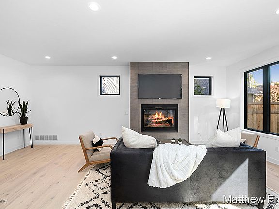 4th image of 608 Prospect Ave SE