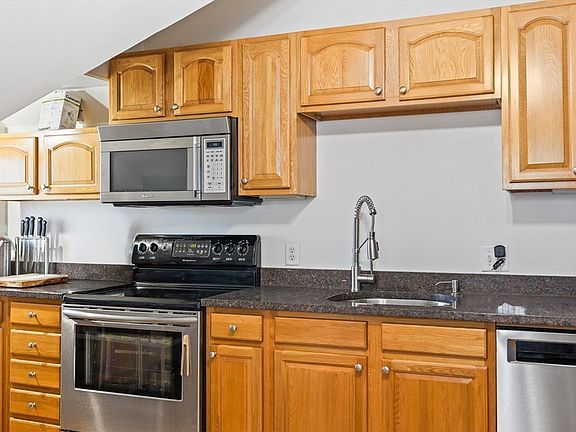 4th image of 16 Bowdoin Ave #3