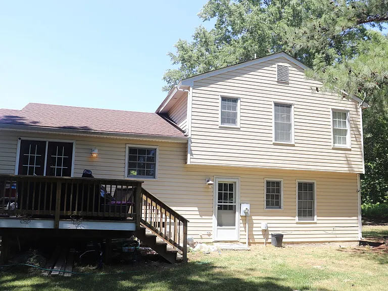 6001 Yates Ln — Photo 8