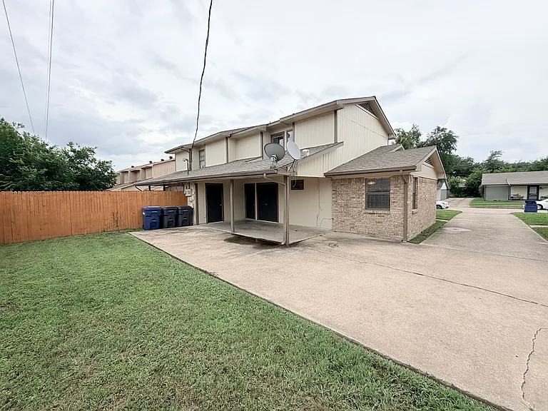 2412 Lakeview Cir #2414 — Photo 20