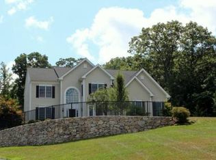 31 Overlook Rd, Hopkinton, MA 01748