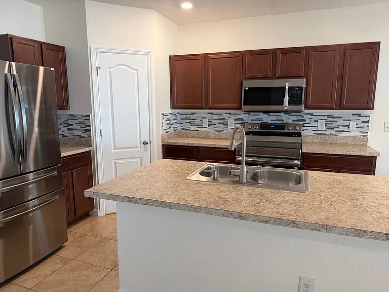 10119 Candleberry Woods Ln — Photo 4