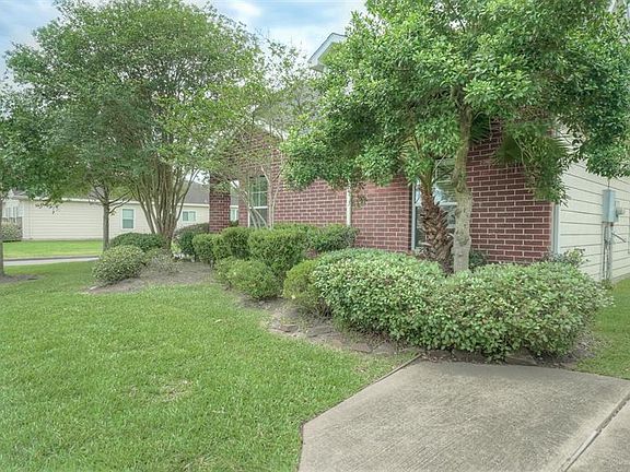 3rd image of 1602 Royal Chase Dr