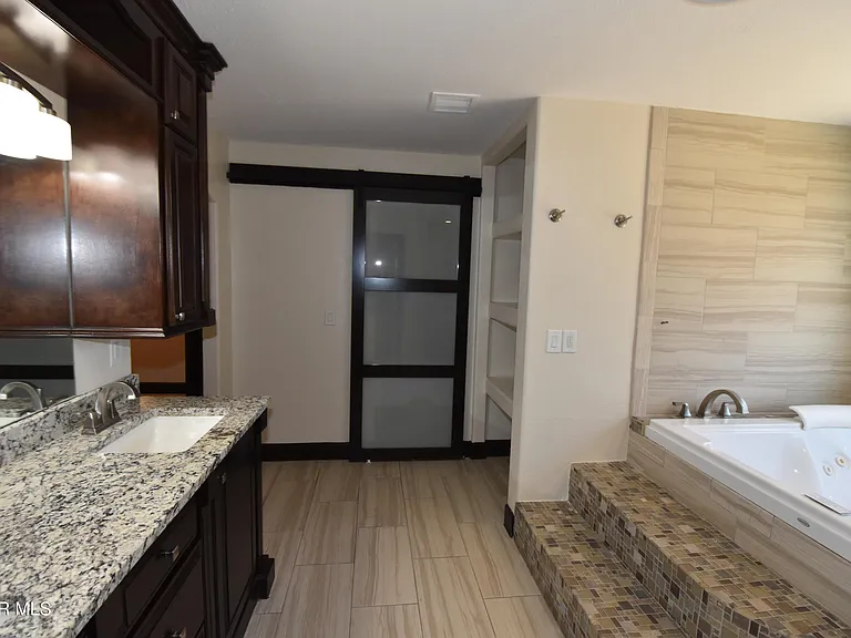 10800 Saigon Dr — Photo 15
