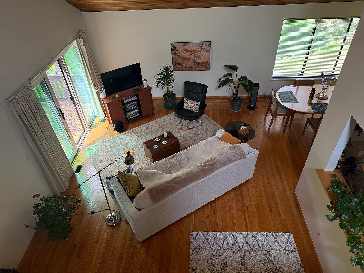 3 bed, 2.5 bath, 2000 sqft, $3,050 — Photo 2
