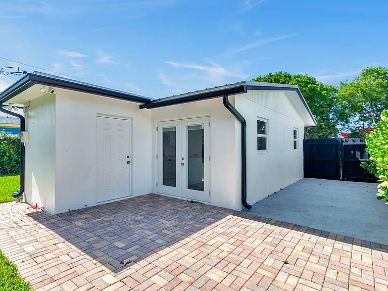 411 Summa St — Photo 14