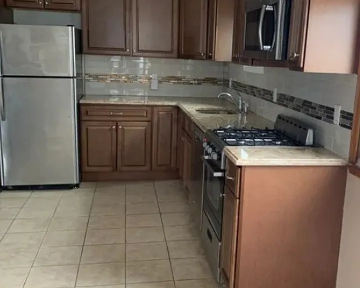186 Madison St #2 — Photo 2
