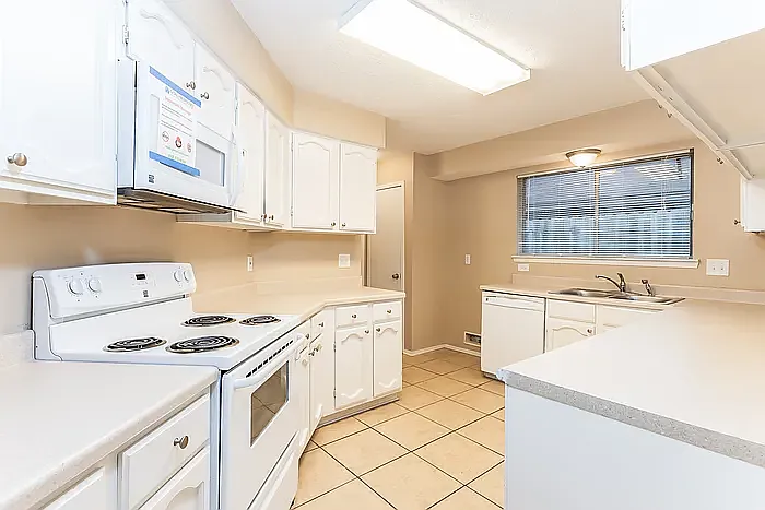 2811 Mayflower Landing Ct — Photo 4