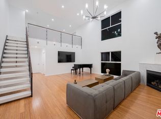 7062 Hawthorn Ave #N2, Los Angeles, CA 90028