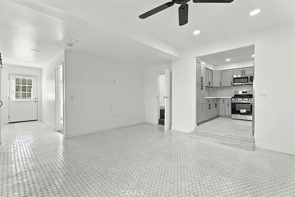2 bed, 600 sqft, $2,995 — Photo 4