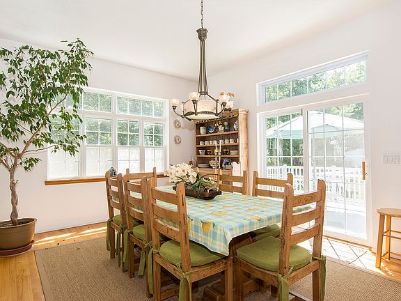 5th image of 41 Cordwood Ln