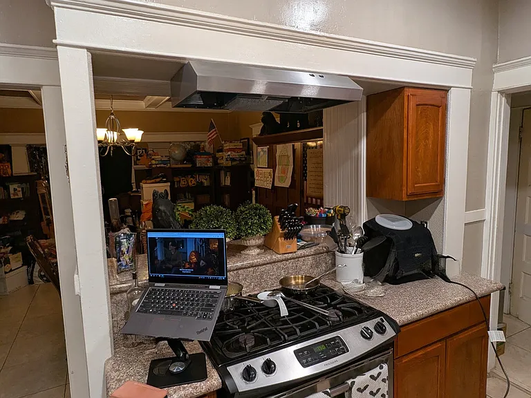 1199 Leighton Ave — Photo 4