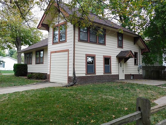 3rd image of 613 3rd Ave E