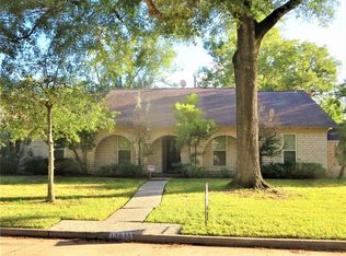 13935 Saint Marys Ln, Houston, TX 77079