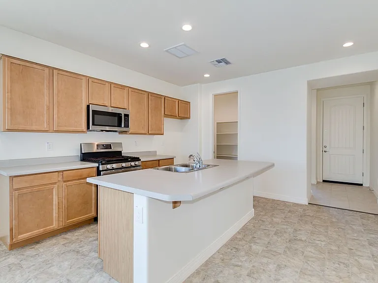 1674 N Hester Trl — Photo 14