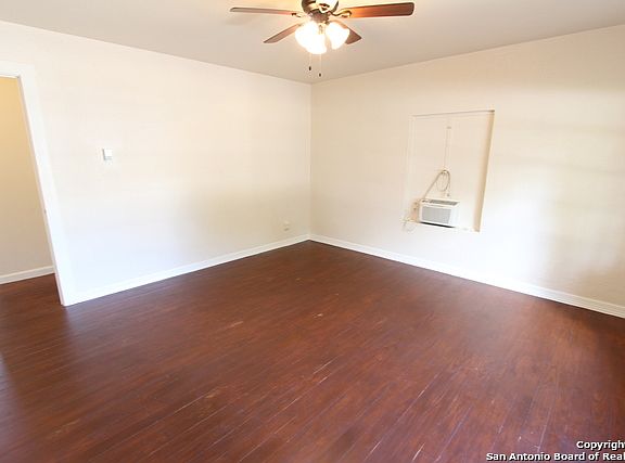 5th image of 4652 Aloha Dr