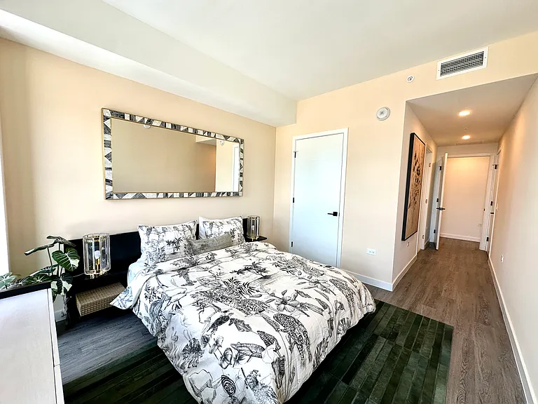 275 NW 25th St #B — Photo 8