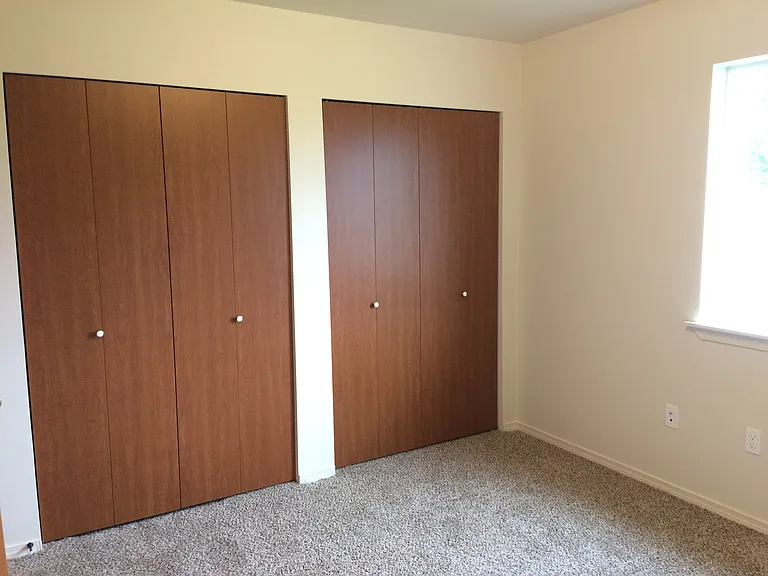 1649 W Pheasant St #A — Photo 7