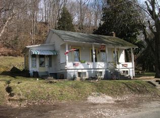 590 Mill St, Middleport, OH 45760