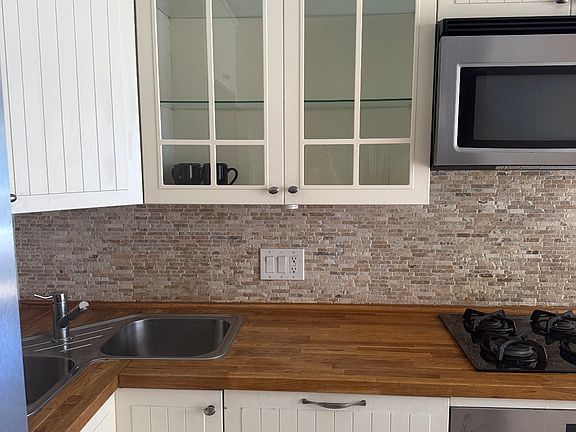 2nd image of 5348 N Cumberland Ave #32