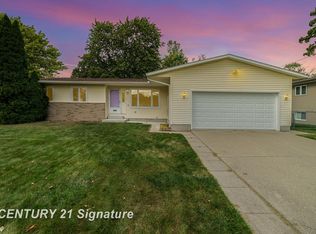 3357 Shane Dr, Bay City, MI