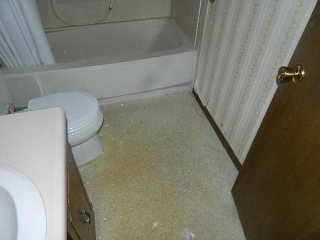 2nd image of 2208 W Howard Ave #2208