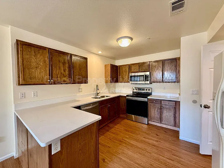 2900 Purcell St #O-4 — Photo 8
