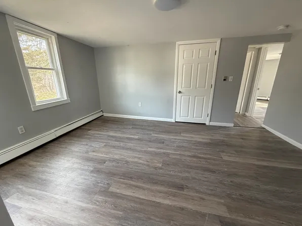 202 Webster St #B, Hudson, NH 03051